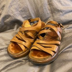 Dansko sandals size 37